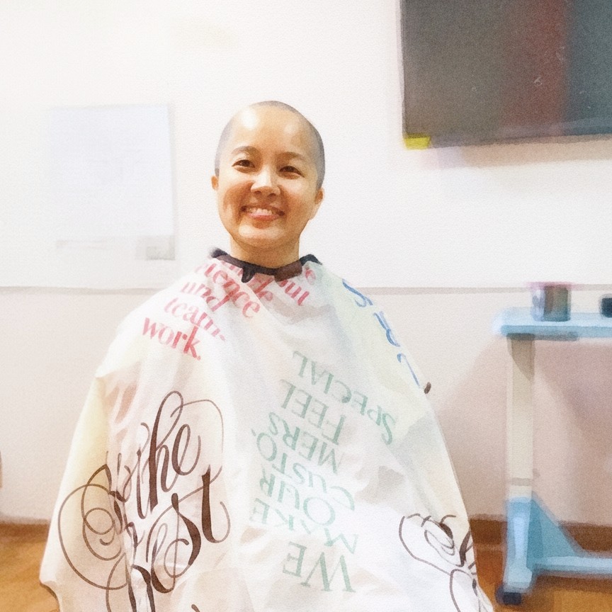 化療後我剃光頭回家，一歲女兒嚇到「倒退嚕」好幾步